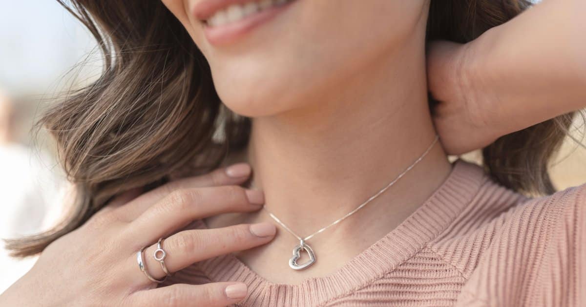 How to Care for Your Silver Jewelry This Summer?
