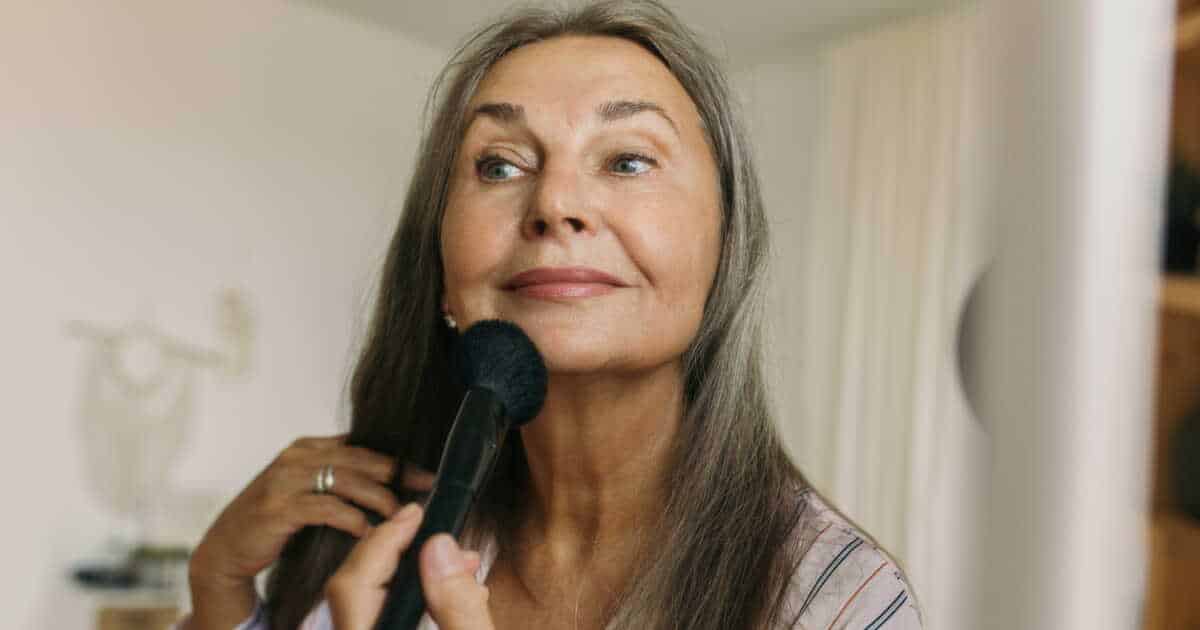 Mature Skin: These 2 Types of Foundation That Emphasize Wrinkles According to a Makeup Artist (and What to Replace Them With)