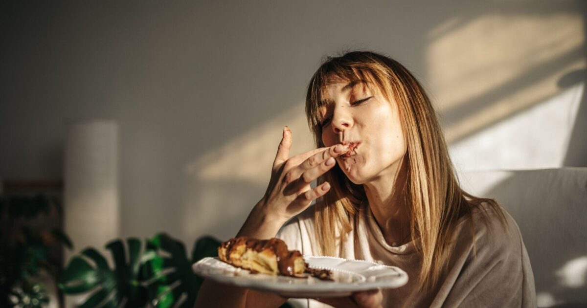 Scientists swear by this simple and effective trick to influence your brain and fight cravings
