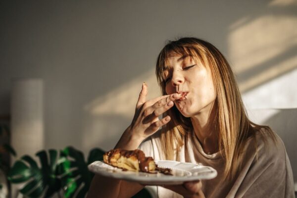 Scientists swear by this simple and effective trick to influence your brain and fight cravings