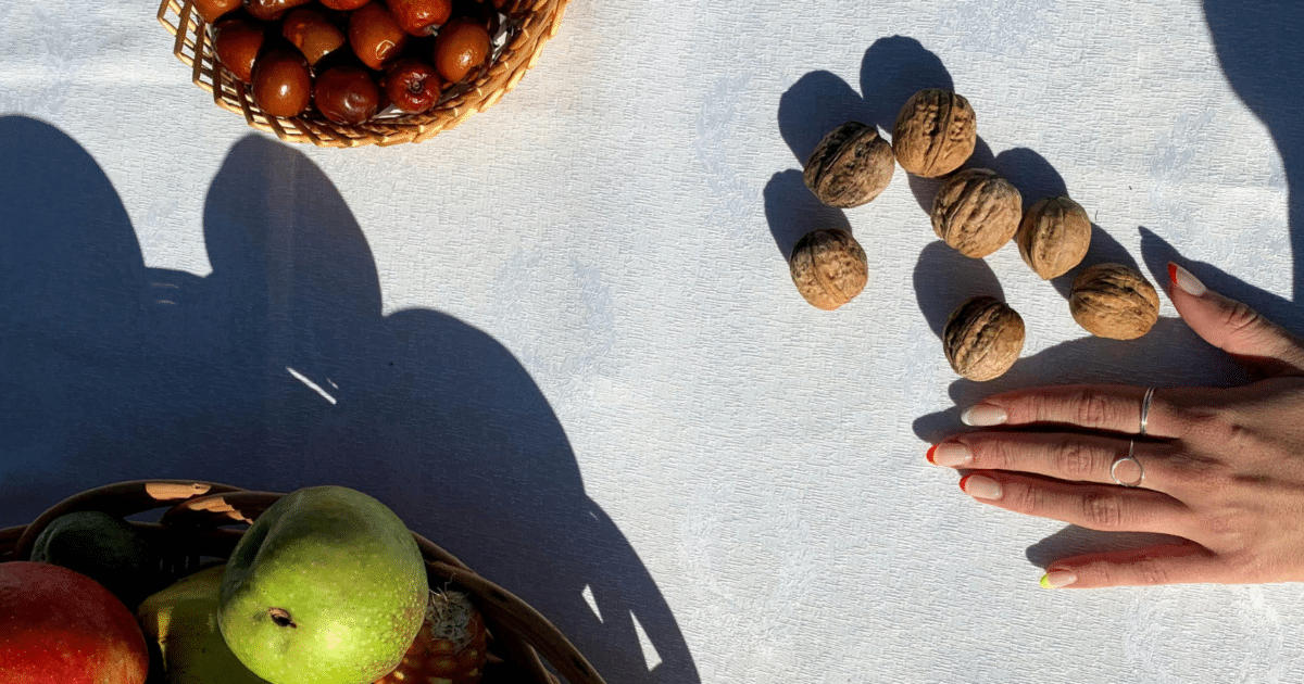 The Secret of Chinese Doctors Against Cancer: This Little Asian Fruit Works Miracles on Health After 50