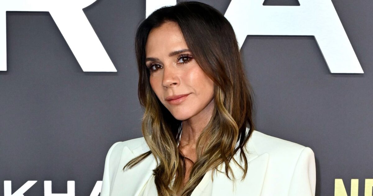 Victoria Beckham (51 years old) reveals the miracle product that instantly sculpts and rejuvenates her face